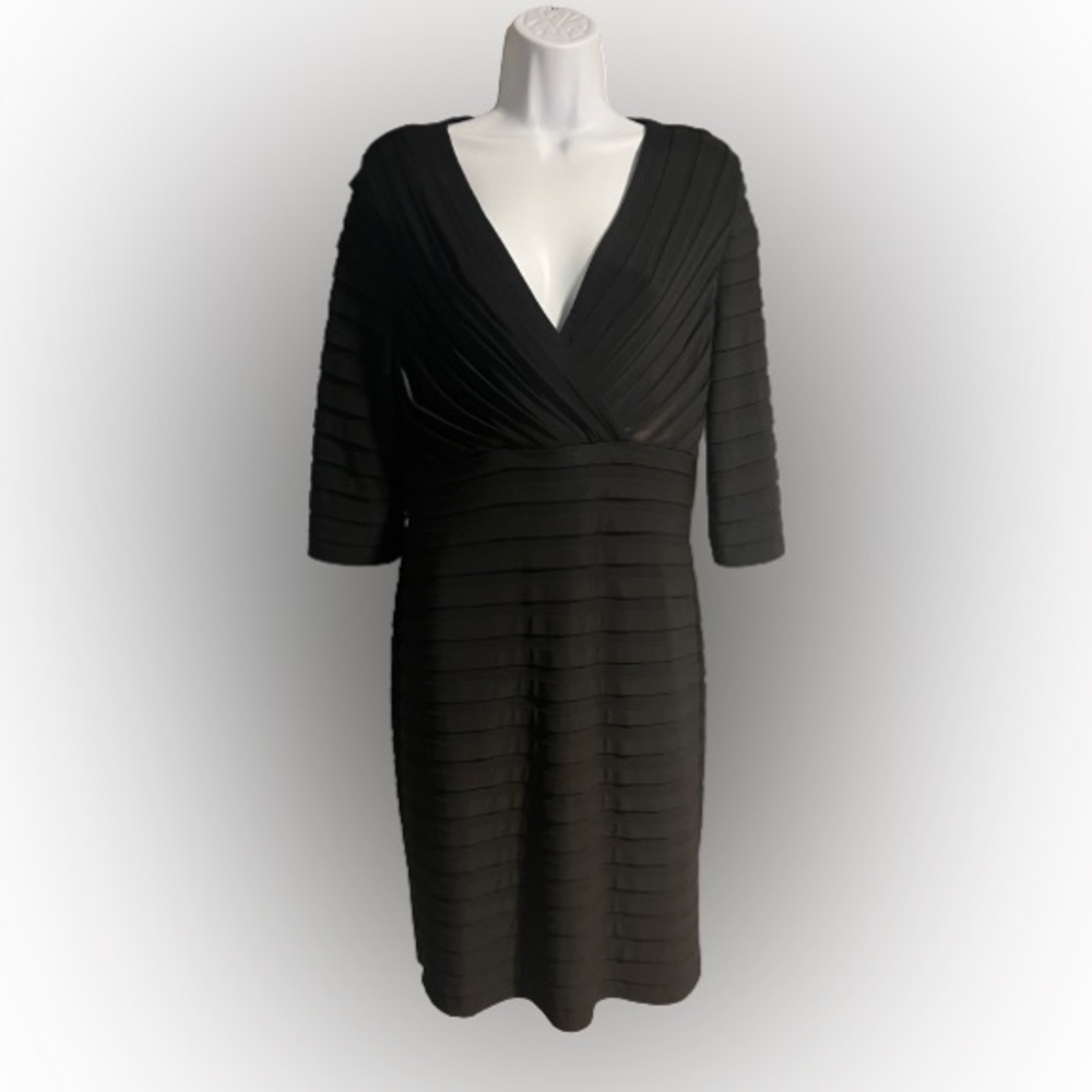 Adrianna Papell Black Flattering Dress